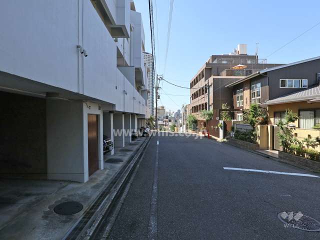 敷地北側前面道路