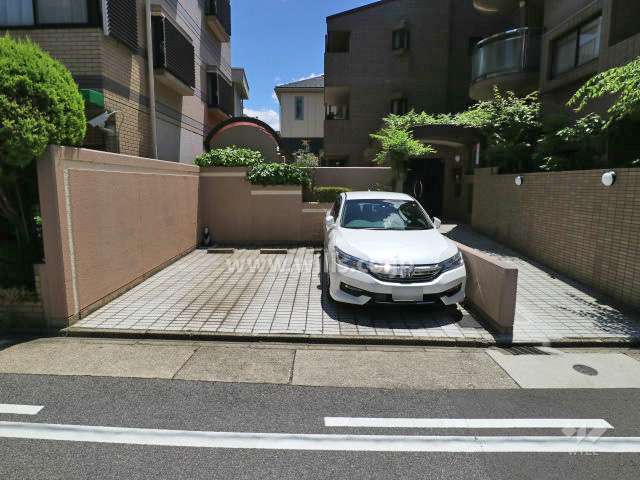 敷地内駐車場(屋外平面式)