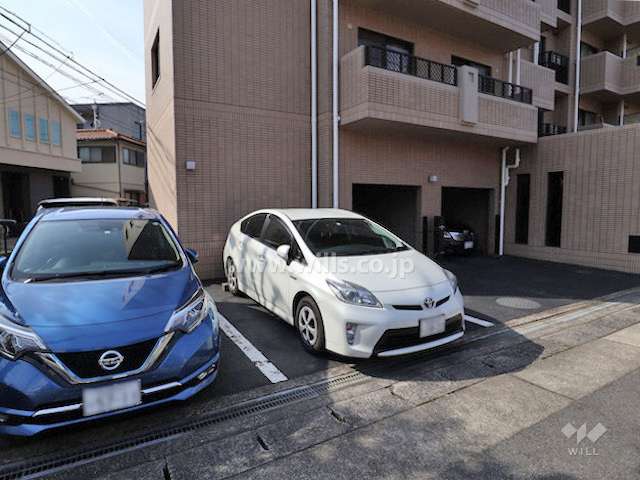 敷地内北側駐車場（屋外平面式）