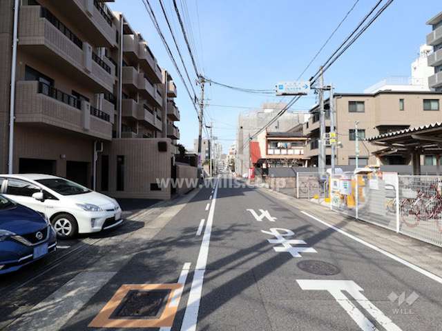敷地北側の前面道路
