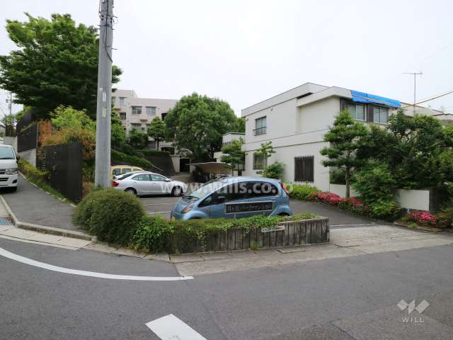 月ヶ丘パーク・マンションの外観（北側から）