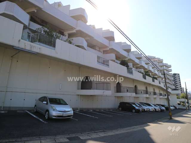 茶屋ヶ坂公園ハイツA棟の外観（北東側から）