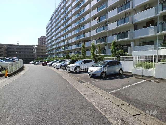 敷地内駐車場（屋外平面式）