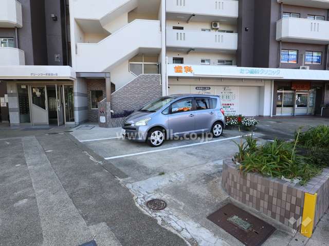 敷地内駐車場（屋外平面式）