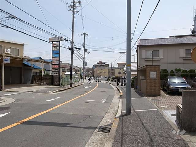 敷地東側の前面道路
