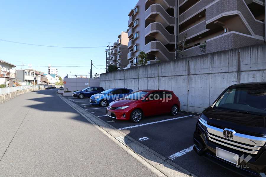 敷地内駐車場（屋外平面式）