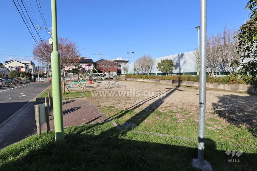 敷地に隣接している公園