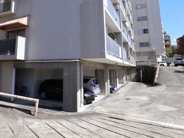 敷地内駐車場（屋内平面式）