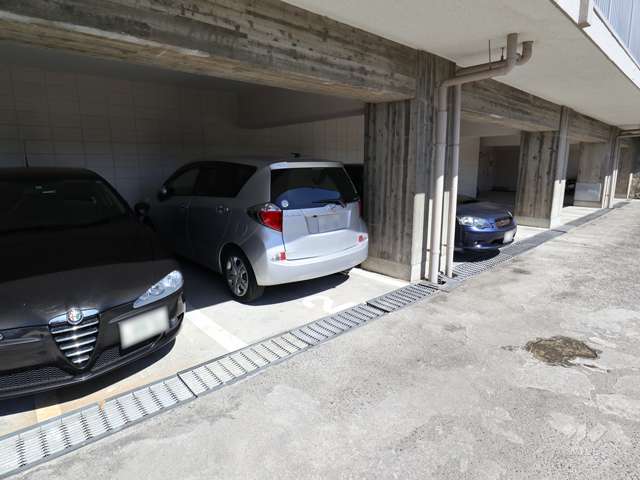 敷地内駐車場（屋内平面式）