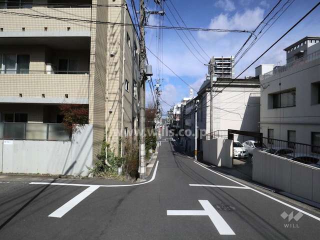 敷地東側の前面道路