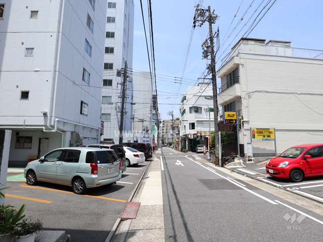 敷地北側の前面道路