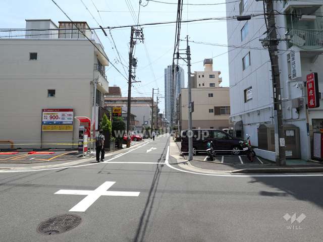 敷地北側の前面道路