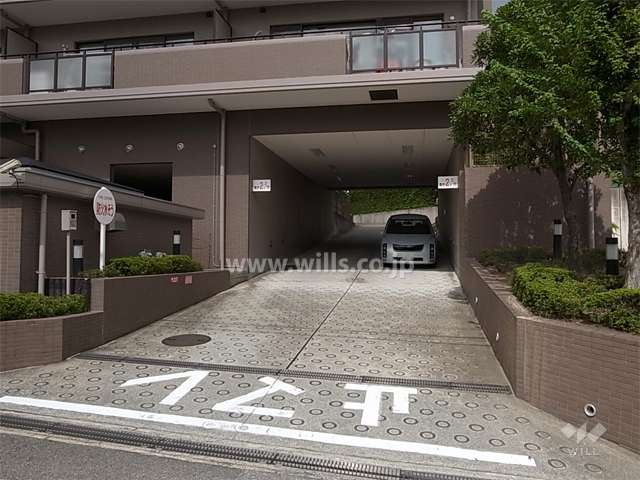 駐車場へのアプローチ