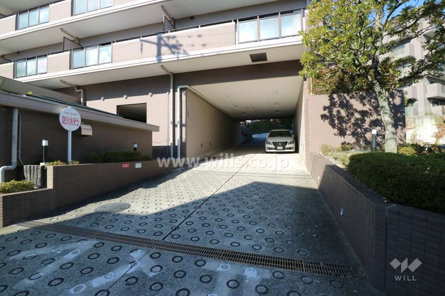 駐車場出入口