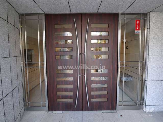 北側エントランス