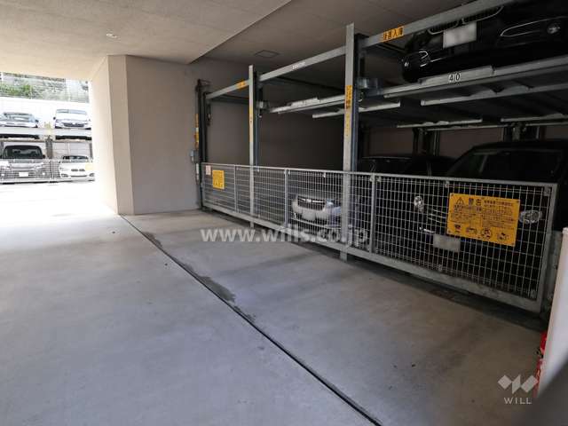 敷地内北側駐車場（屋内機械式）