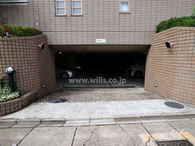 駐車場出入り口