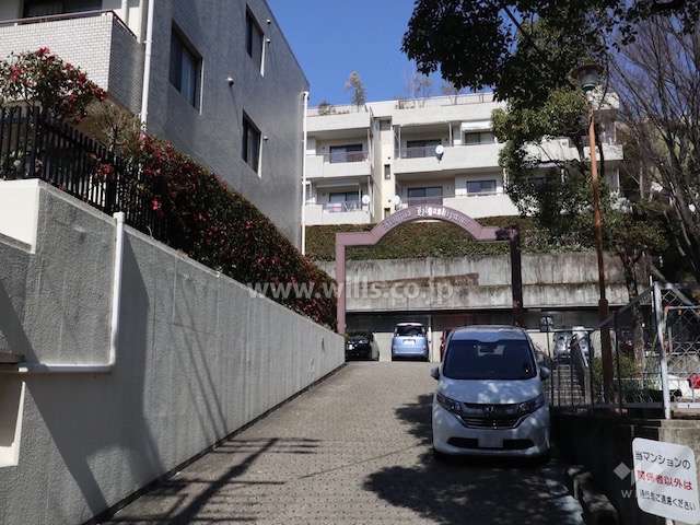 敷地南側入り口