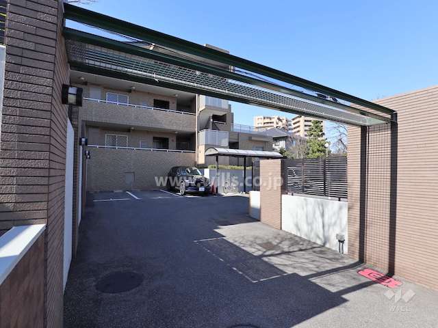 駐車場出入り口