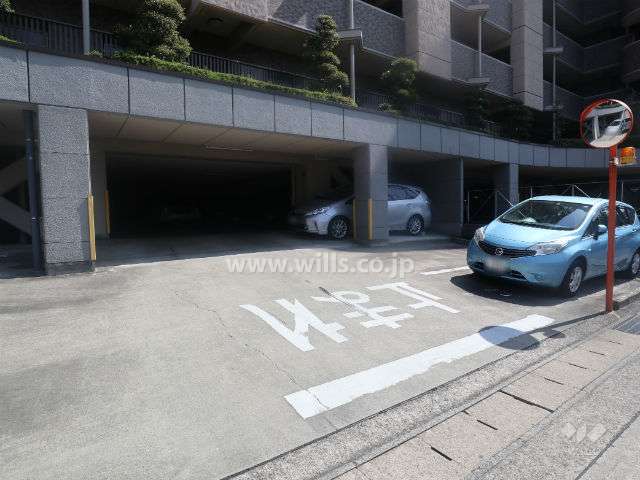 敷地内駐車場(屋外・内平面式)