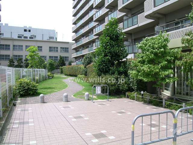 南側の遊歩道