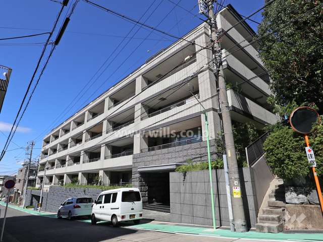 ローレルコート東山の外観(南東側から)