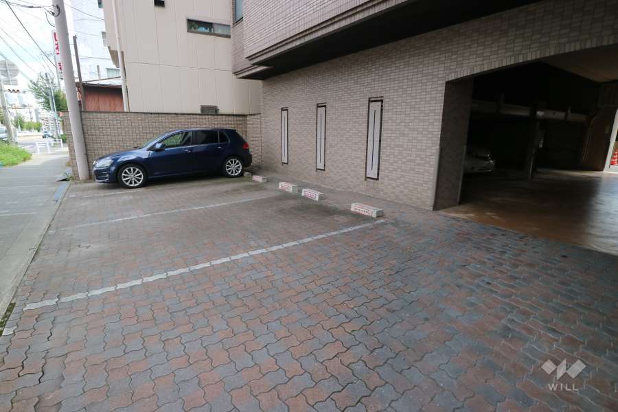 敷地内駐車場（屋外平面式）