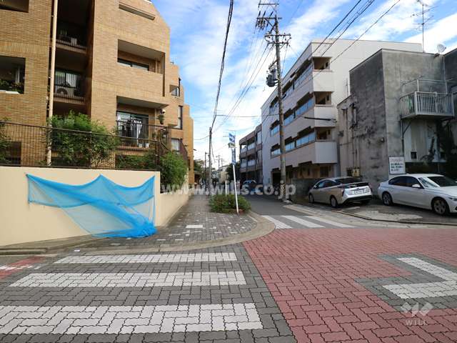 敷地東側の前面道路