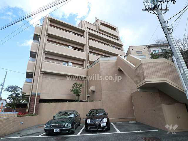 ロイヤルアーク覚王山の外観(西側から)