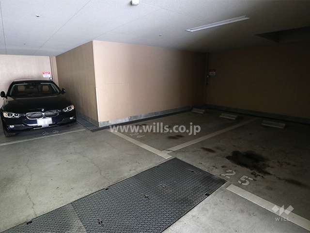 敷地内駐車場(屋内平面式)