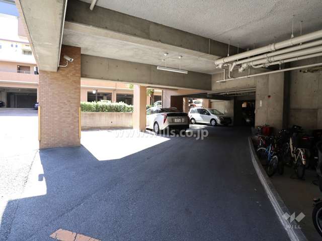 敷地内駐車場（屋内平面式）