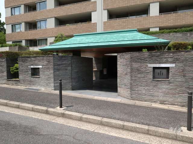 敷地入り口