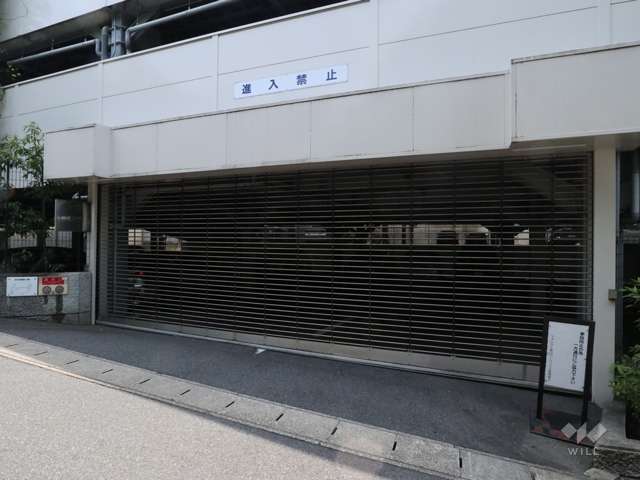 立体駐車場出入り口（リングシャッター付き）