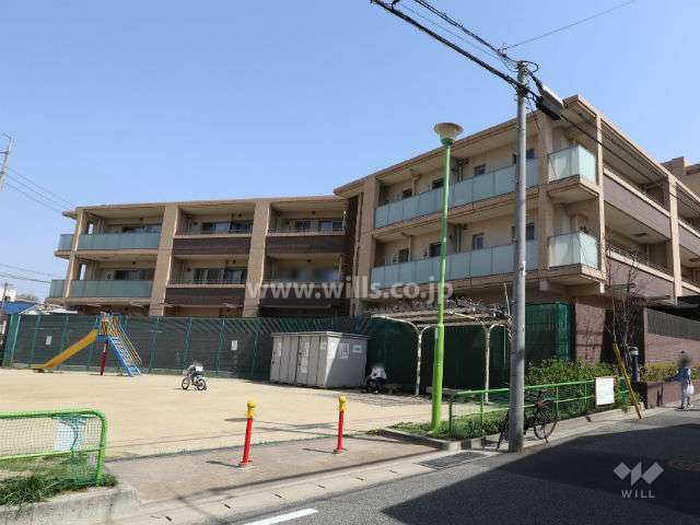 敷地に隣接する日和公園