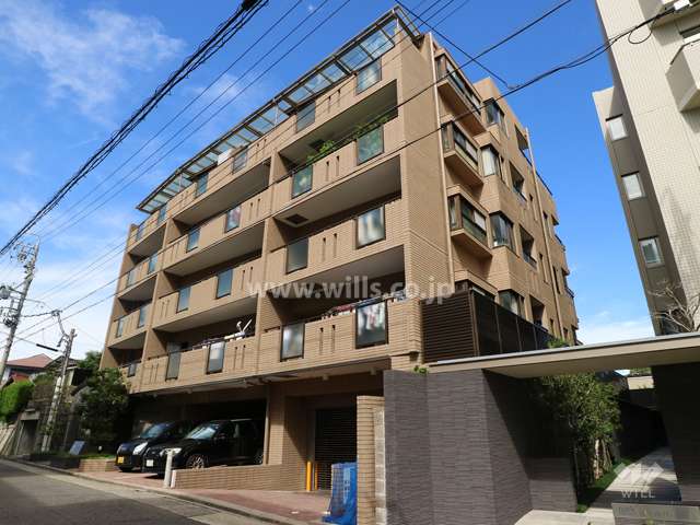 ファミールグラン覚王山の外観（南東側から）