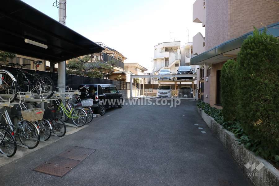 敷地内駐車場（屋外立体式・屋外平面式）と駐輪場