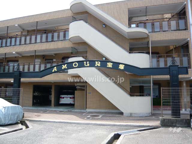 アーチの付いた敷地入り口