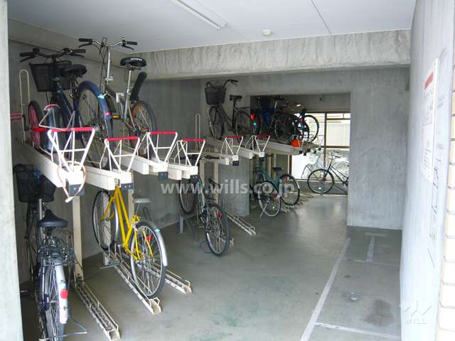 屋内にある駐輪場