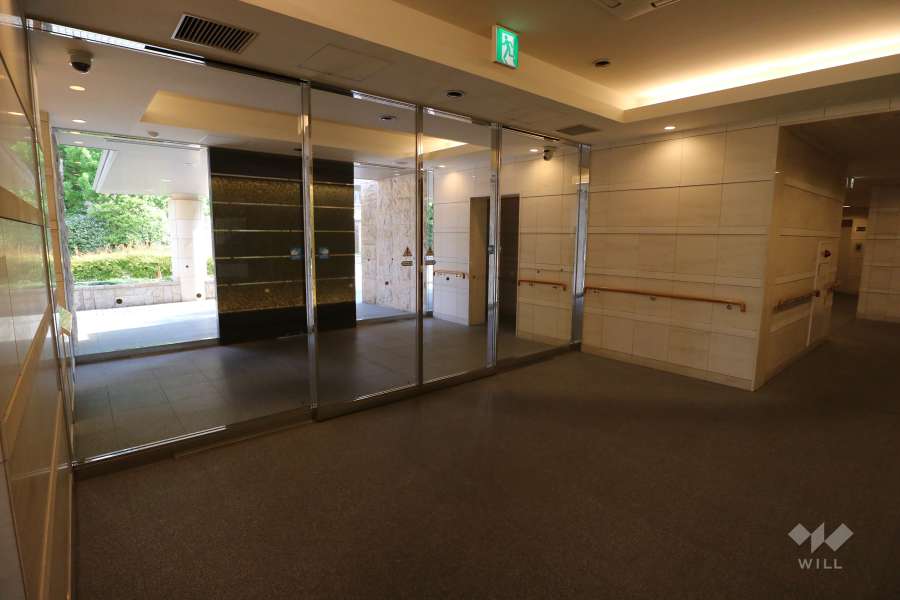 エントランス（別角度から）