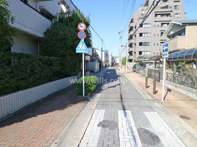 敷地北側前面道路