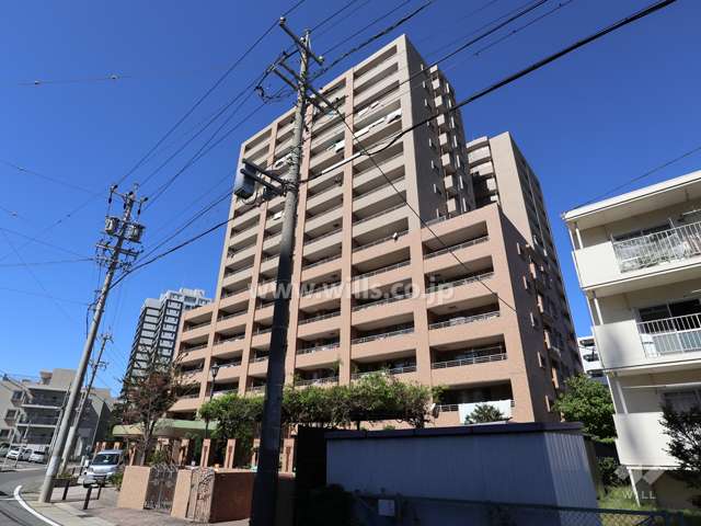 リーデンススクエア茶屋ヶ坂の外観（南東側から）
