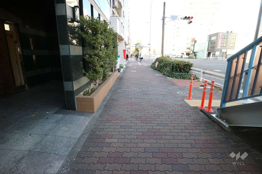 敷地東側の前面道路
