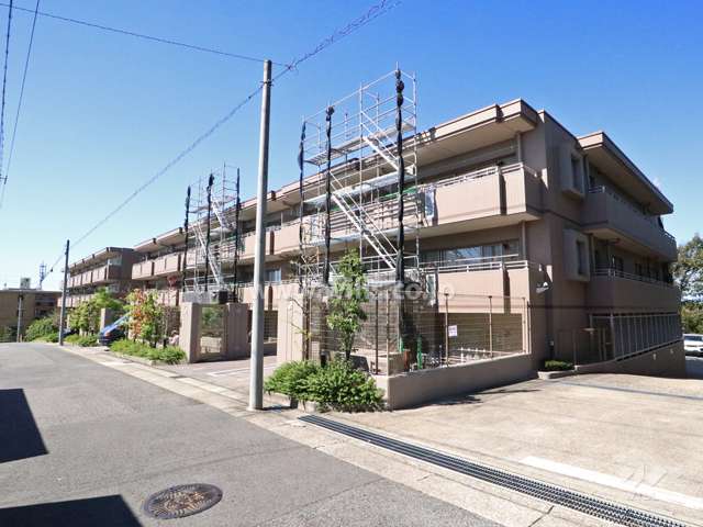 藤和東山公園ホームズの外観（南東側から）
