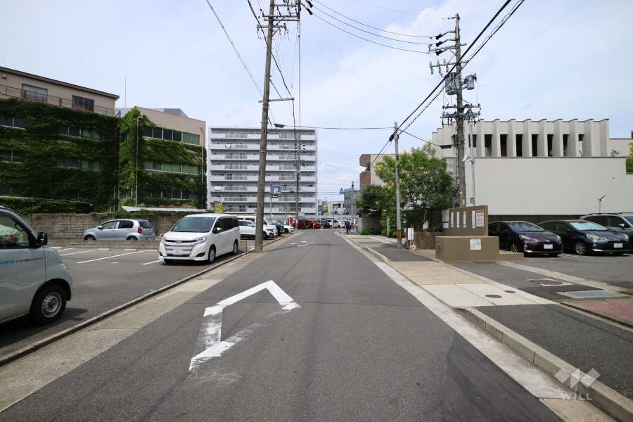 エスポア千種北西道路（北東向き）