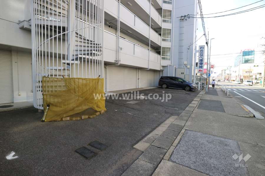 敷地内北側駐車場（屋外平面式）