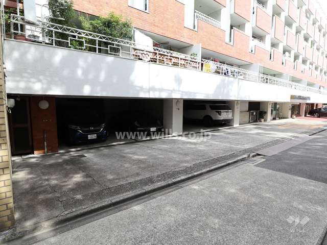 敷地内駐車場（屋内平面式）