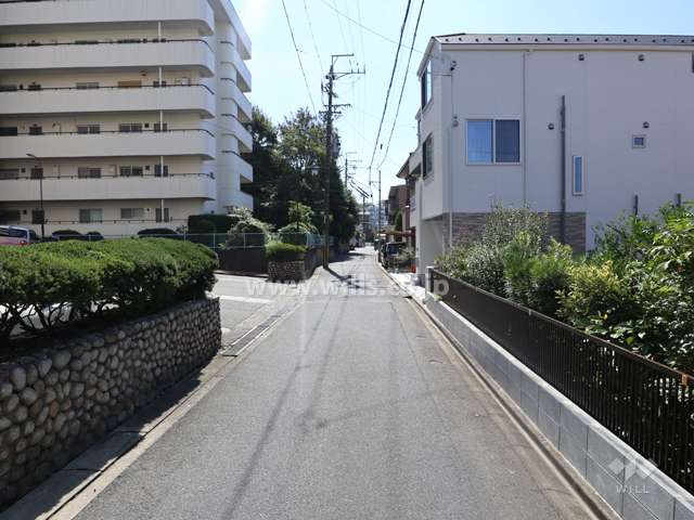 敷地西側前面道路