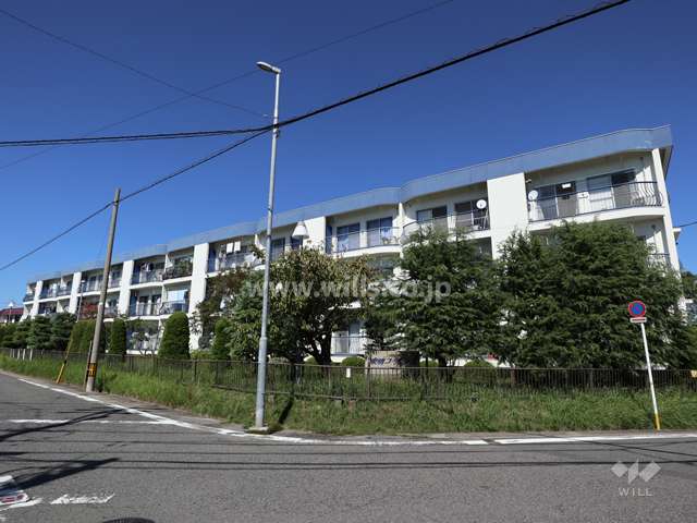 東明コーポラスの外観（南東側から）