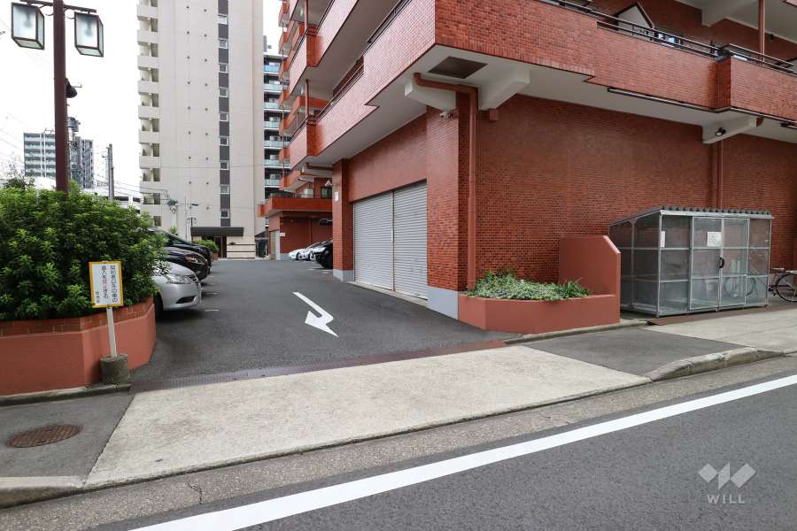駐車場の出入り口