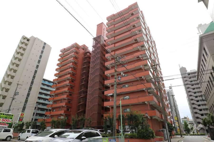 シャンボール千種の外観（北西側から）